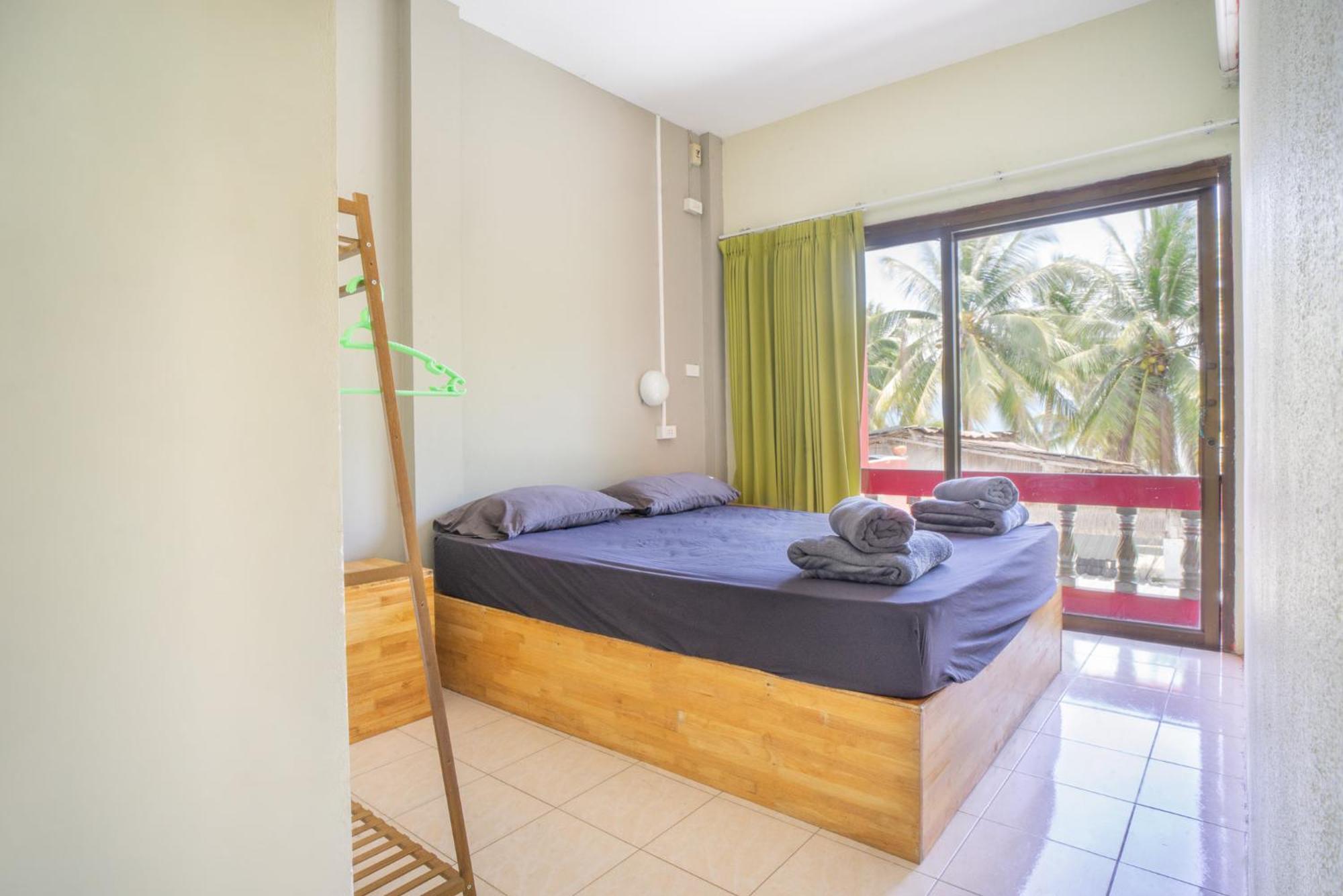 Echo Beach Hostel Baan Tai Bagian luar foto