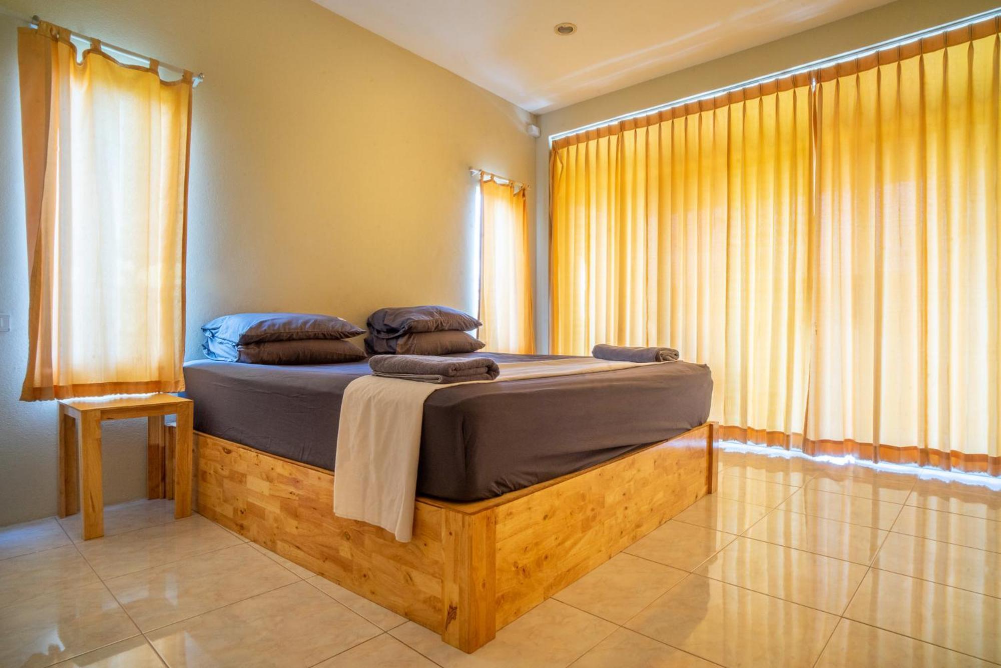 Echo Beach Hostel Baan Tai Bagian luar foto